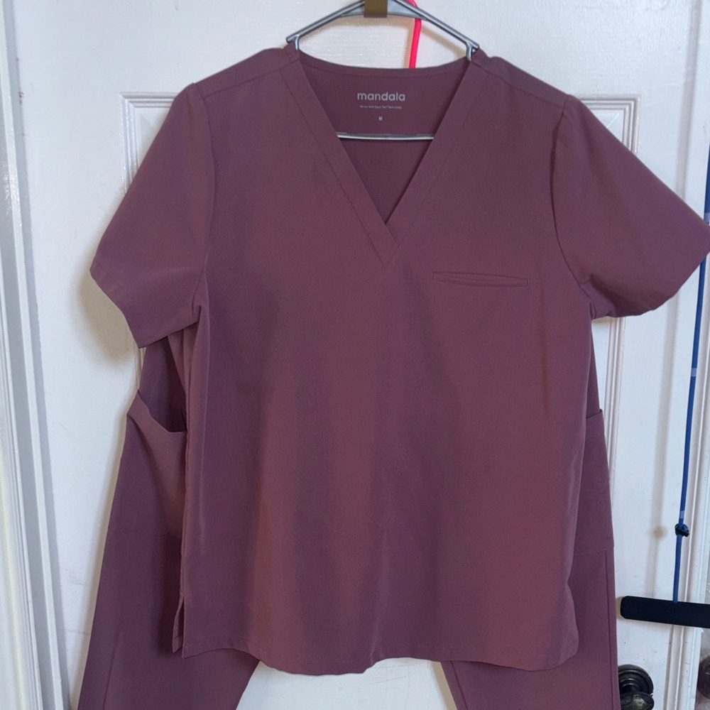 Mandala Women’s V-Neck Scrub Top in Mauve